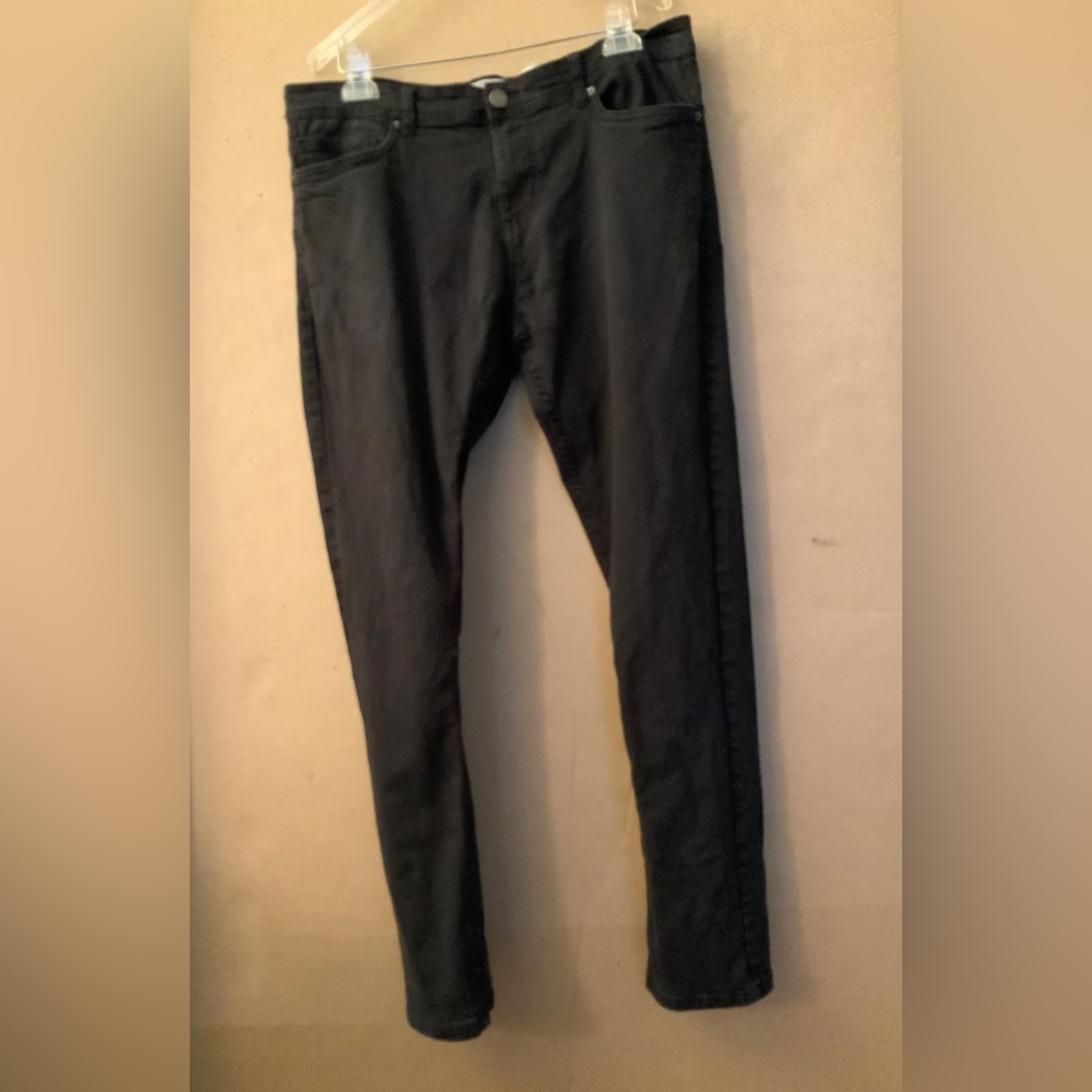 BOYFRIEND SKINNY DENIM JEANS. STRETCH BLEND.